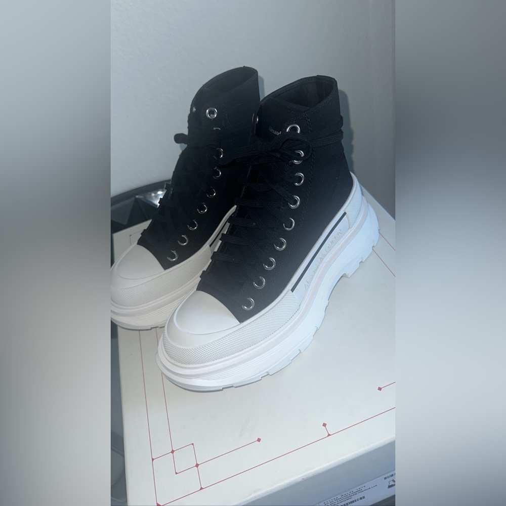 Alexander McQueen boots 37.5